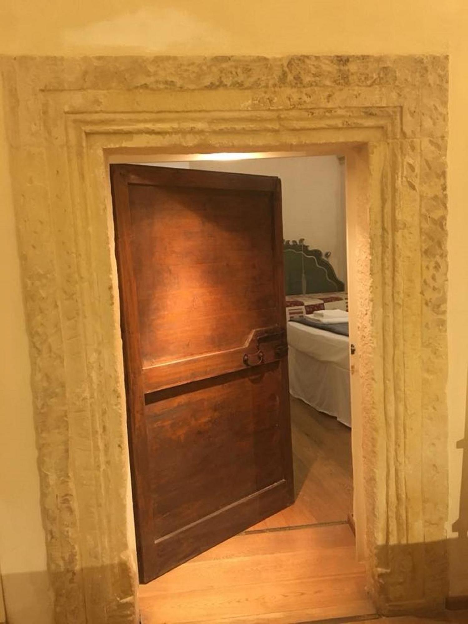 לצ'ה B&B Palazzo Gorgoni חדר תמונה