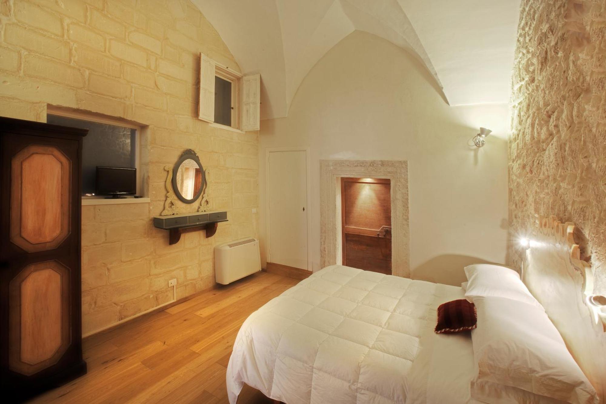לצ'ה B&B Palazzo Gorgoni מראה חיצוני תמונה
