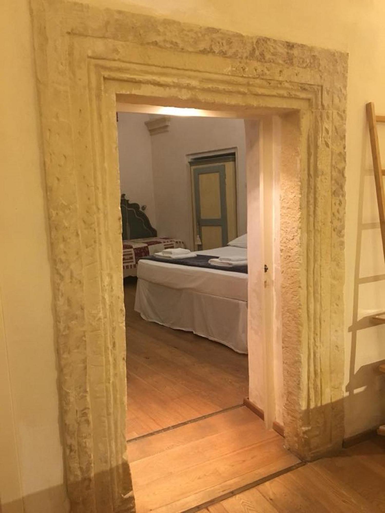 לצ'ה B&B Palazzo Gorgoni חדר תמונה
