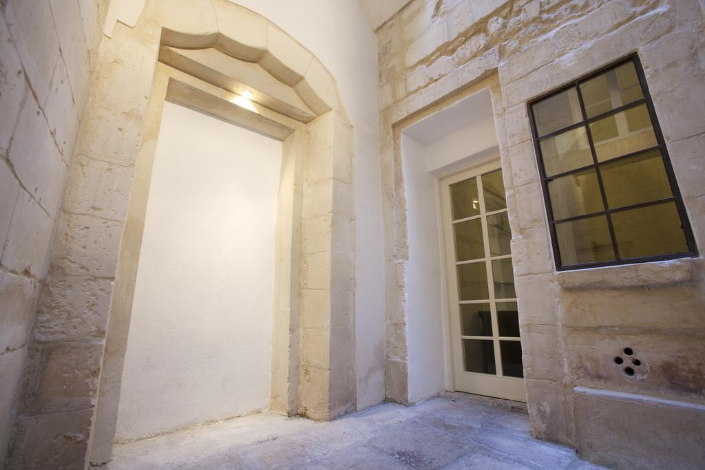 לצ'ה B&B Palazzo Gorgoni חדר תמונה